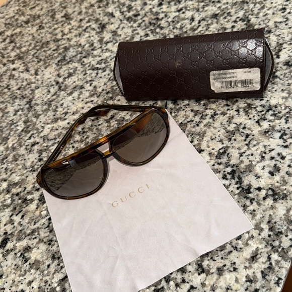 Gucci unisex Men’s Women’s Havana Aviator Sunglasses case and Gucci lens wipe - Picture 2 of 9